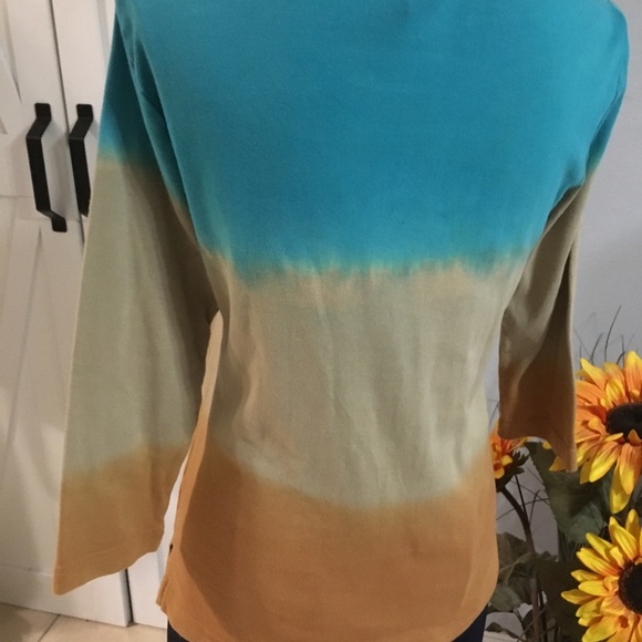 Multiples scoop neck Too. Embossed front, 3/4 Sleeve. Size small - Picture 7 of 13